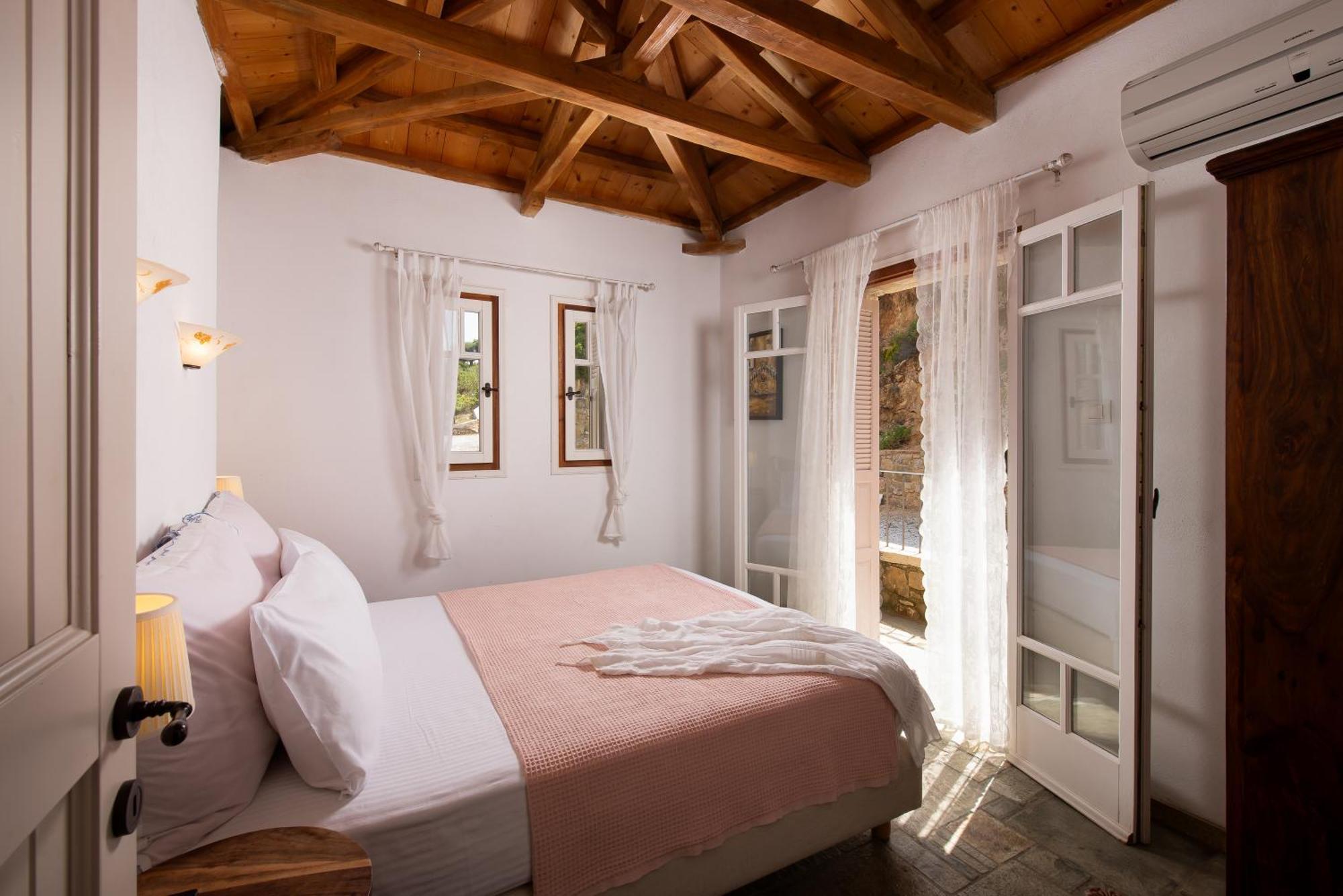 Lithea Villas And Studios By The Sea Agios Petros  Exterior foto